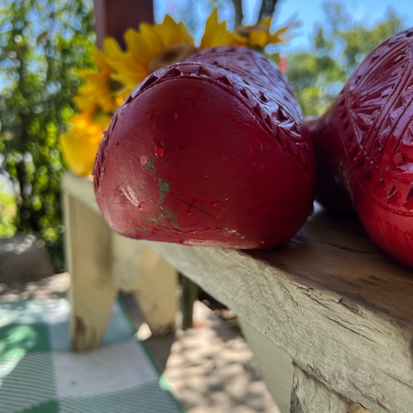 Red Dutch wooden shoe Very large,mostly decorative unless you have a large foot - Picture 4 of 14